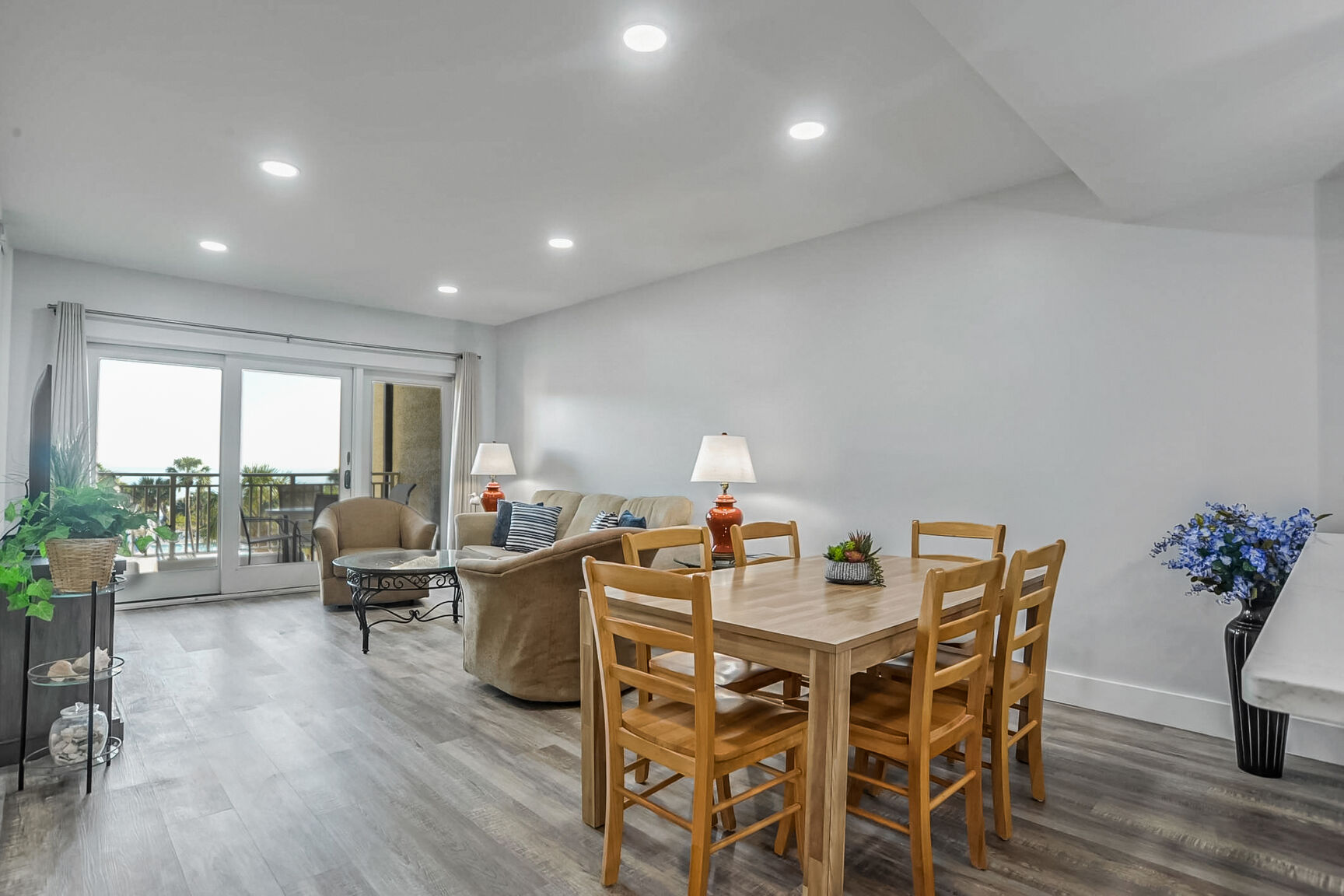 Shorewood 332 | Photo 5