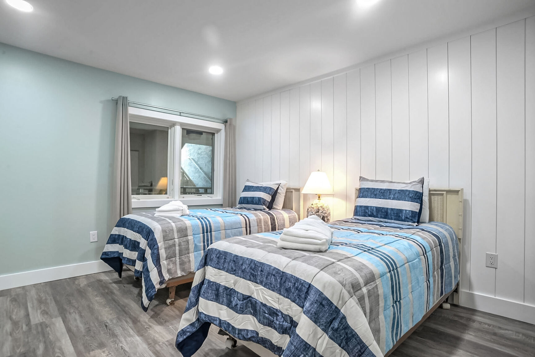 Shorewood 332 | Photo 17