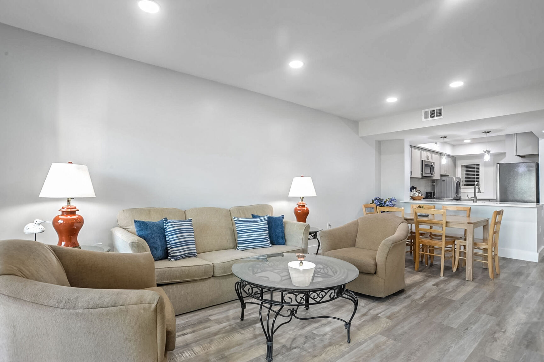 Shorewood 332 | Photo 3