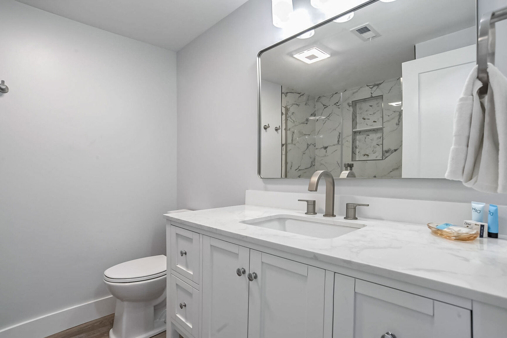 Shorewood 332 | Photo 15