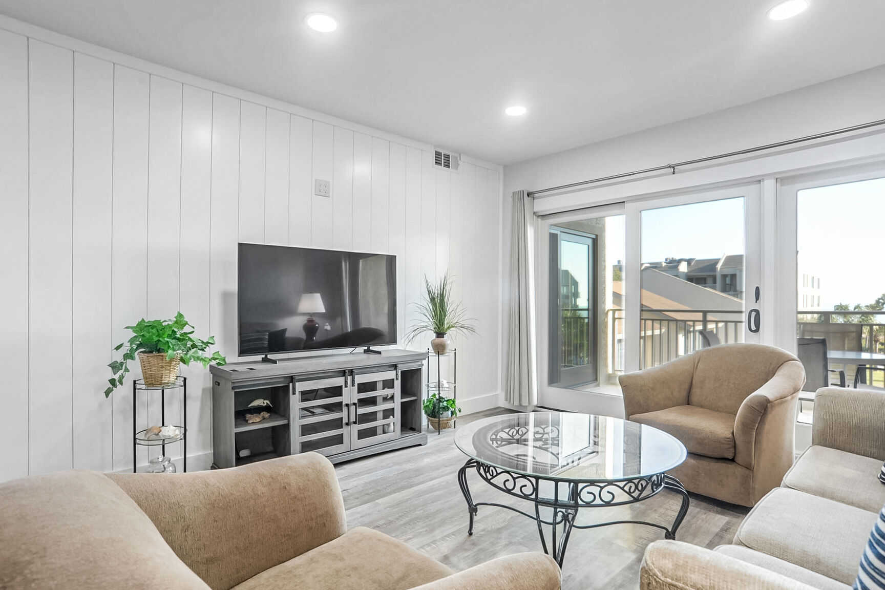 Shorewood 332 | Photo 4