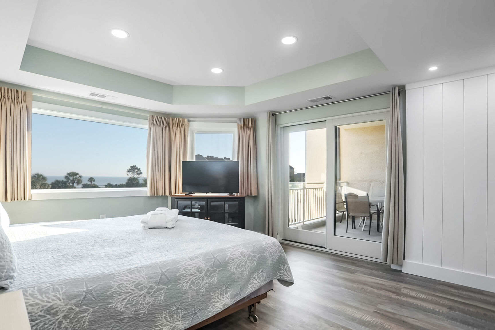 Shorewood 332 | Photo 14