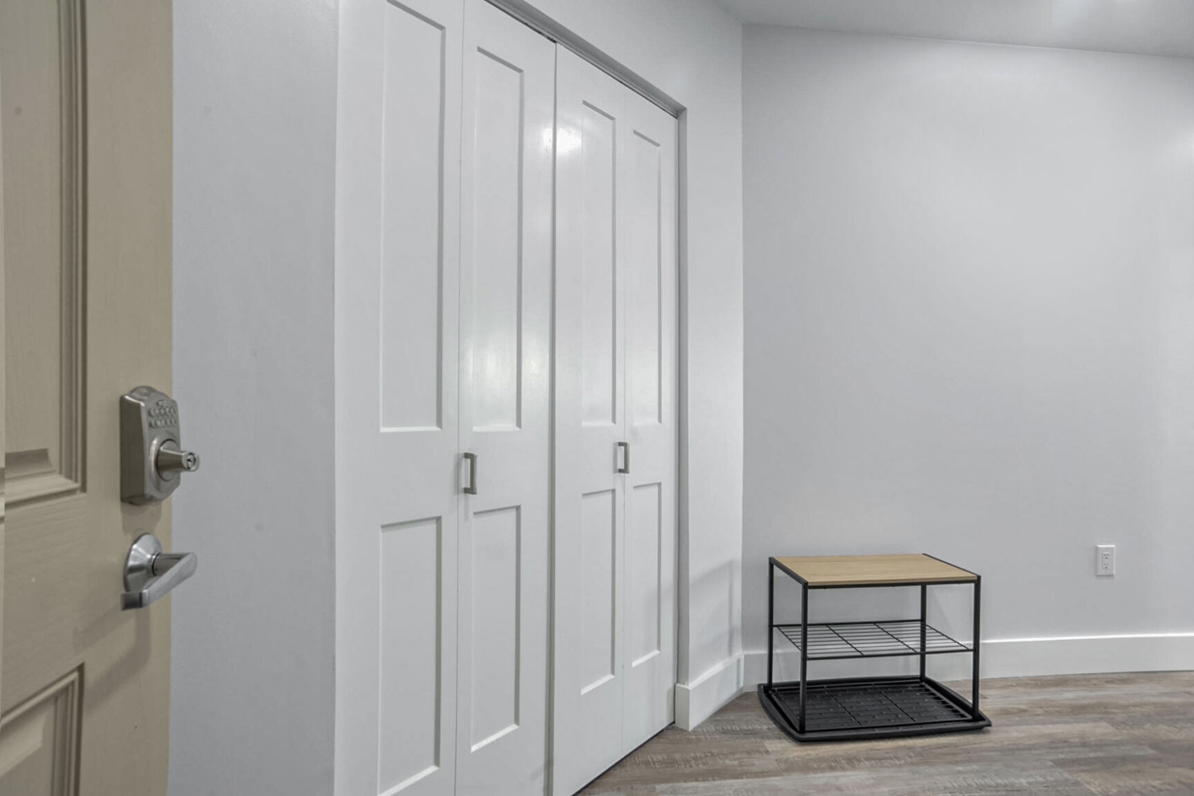 Shorewood 332 | Photo 12