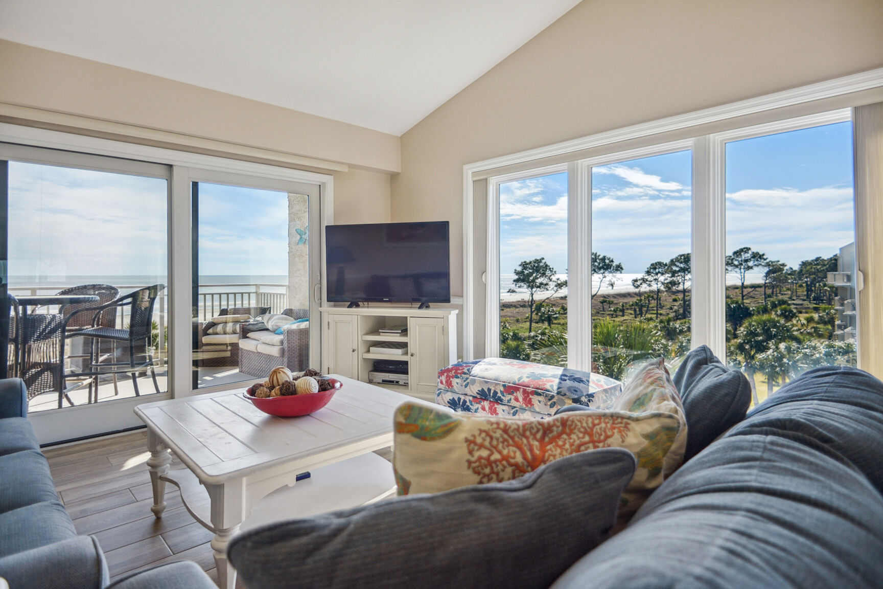 Shorewood 501 | Photo 1