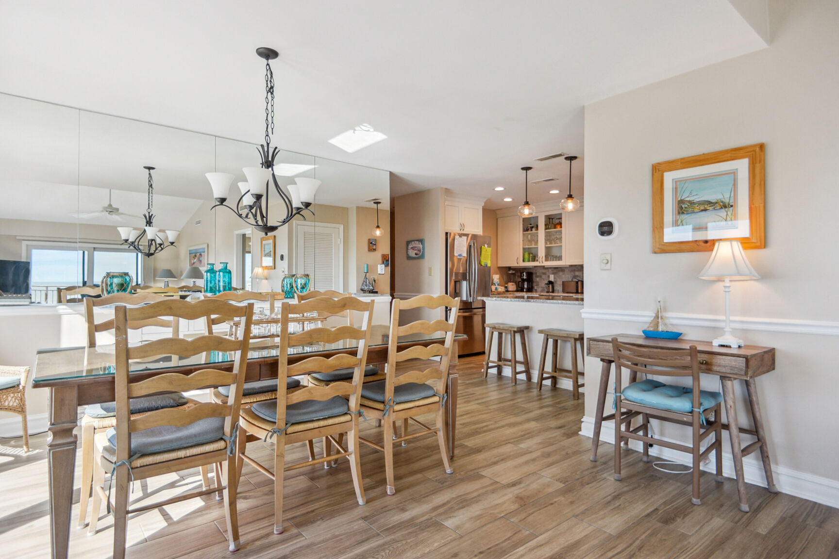 Shorewood 501 | Photo 4