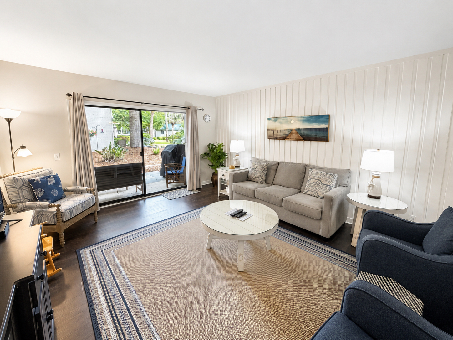 Surf Court 16 | Photo 1
