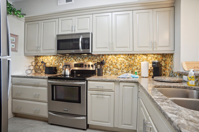 Stove/Range/Micro/Hood
