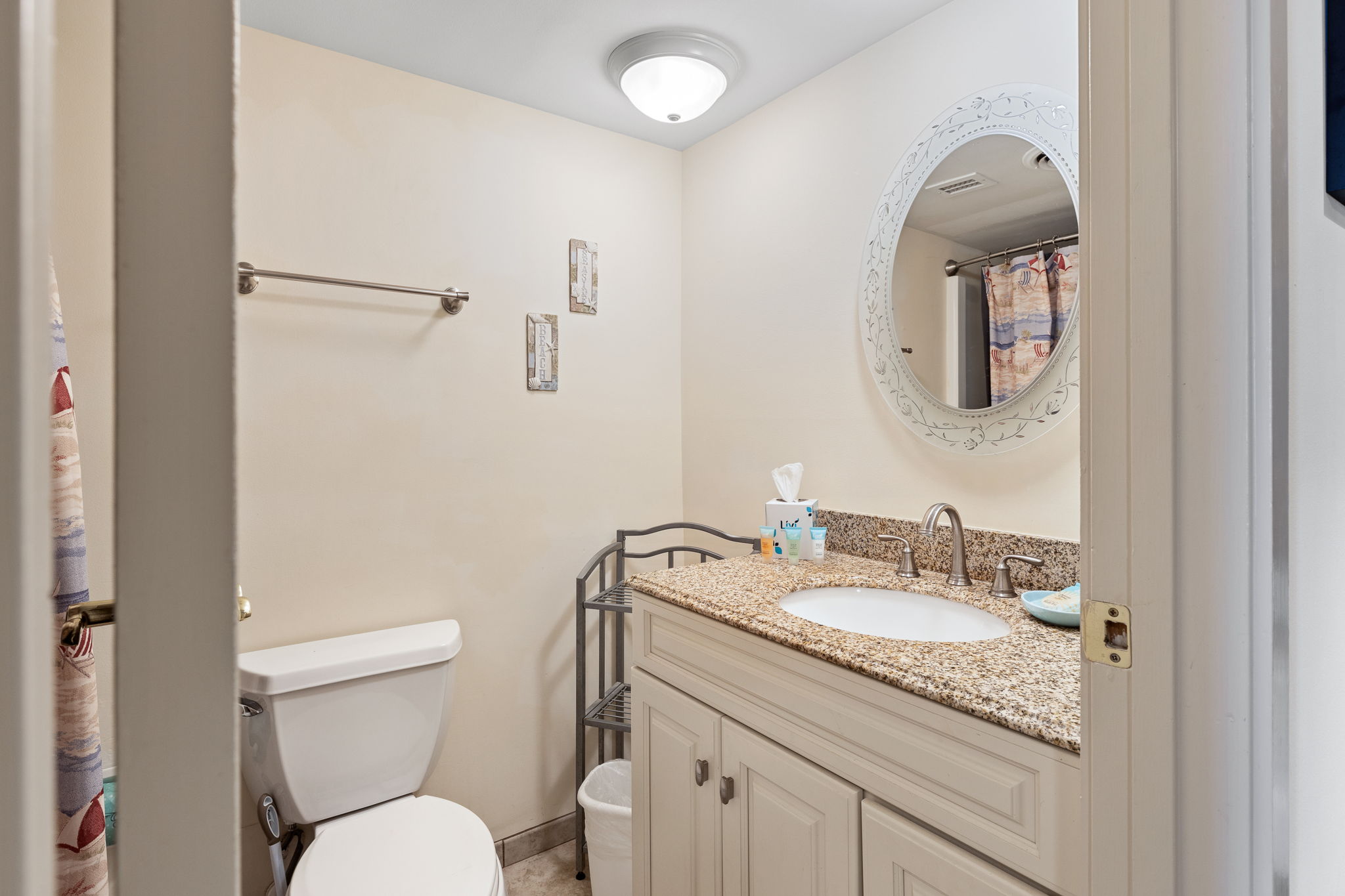 2nd Bedroom Private Bath