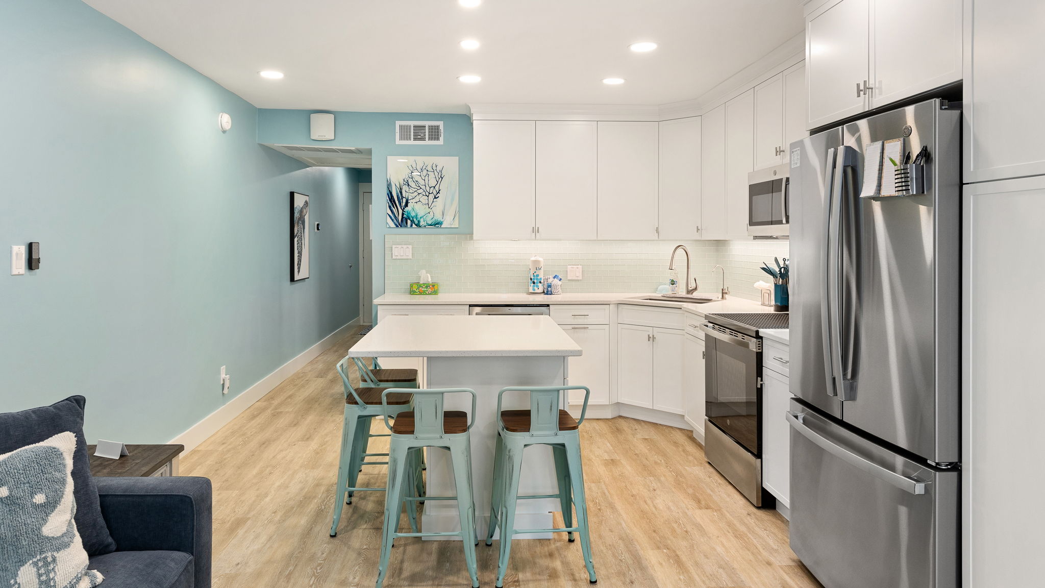 Full Kitchen with Island
