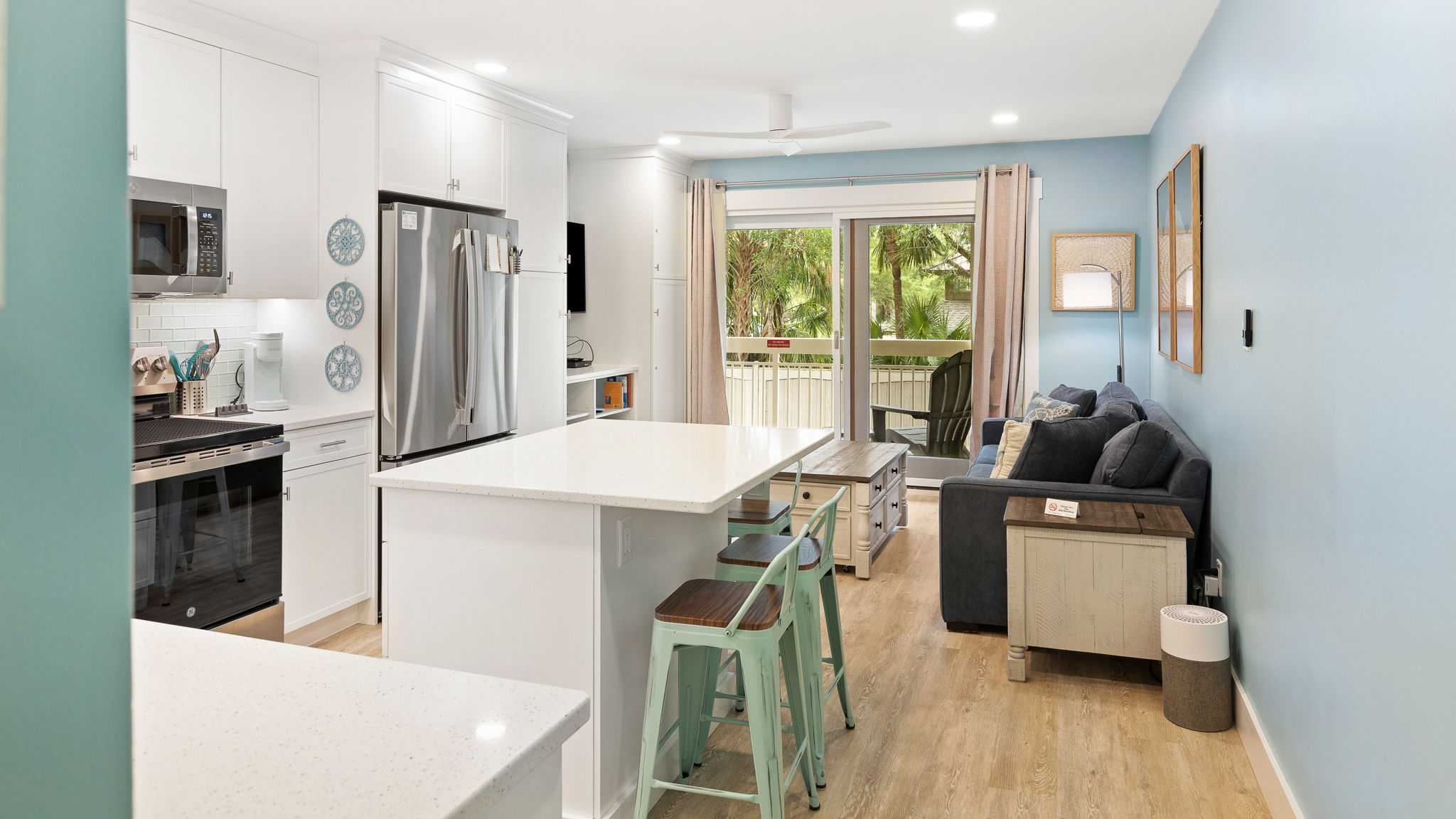 Full Kitchen with Island