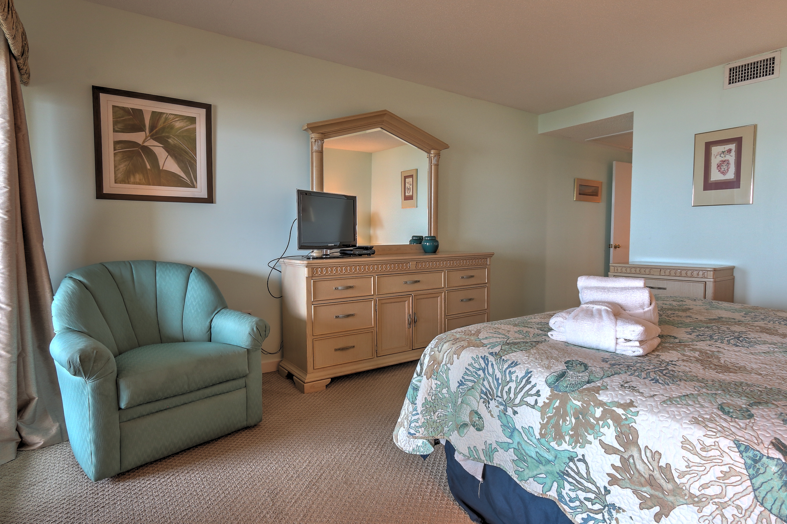 Oceanfront Master Bedroom with King bed, TV & Private Bath