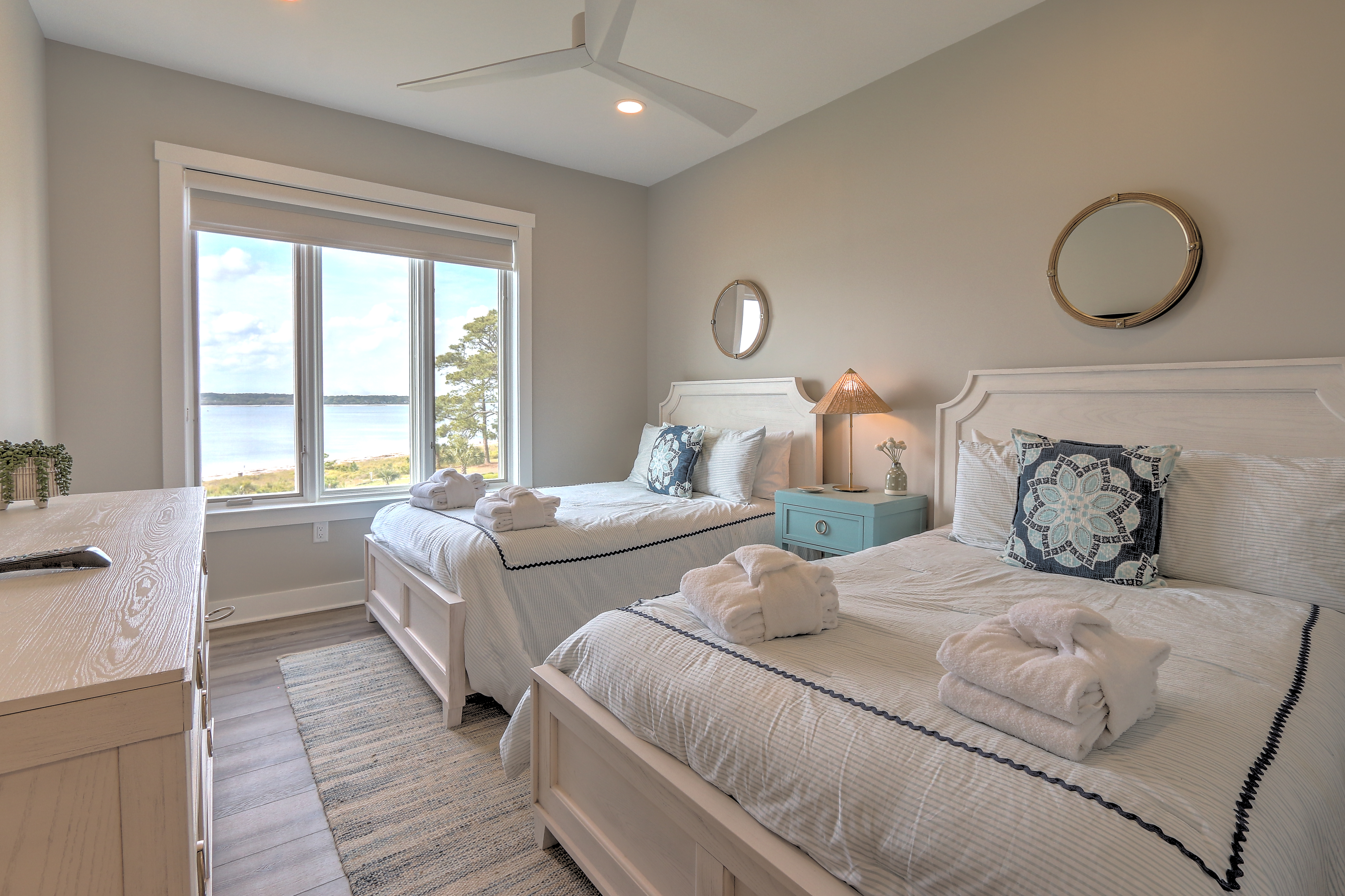 Bedroom 2 w/ Double Beds, Flat Screen TV and Private Bath
