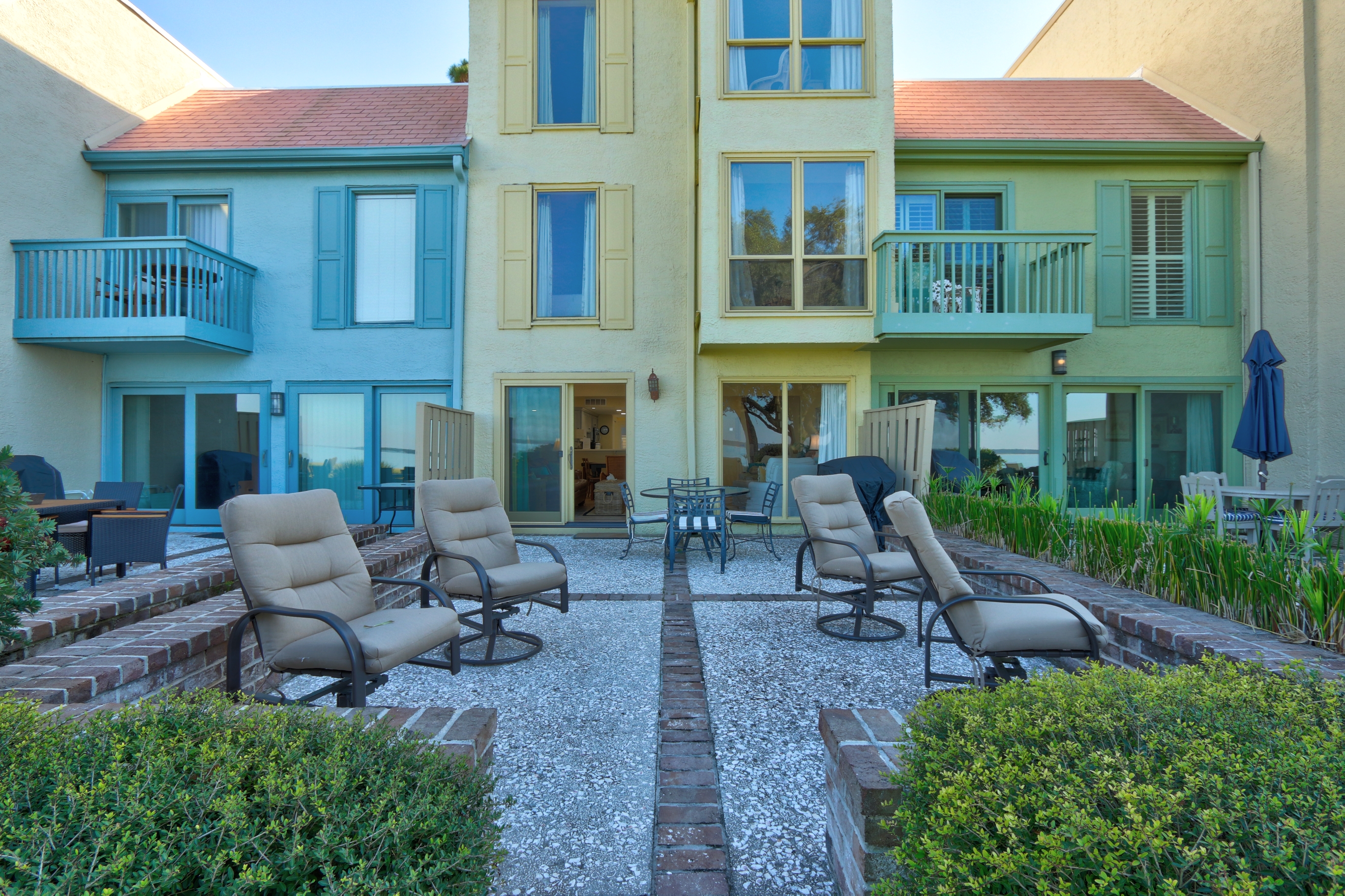 704 Schooner Court