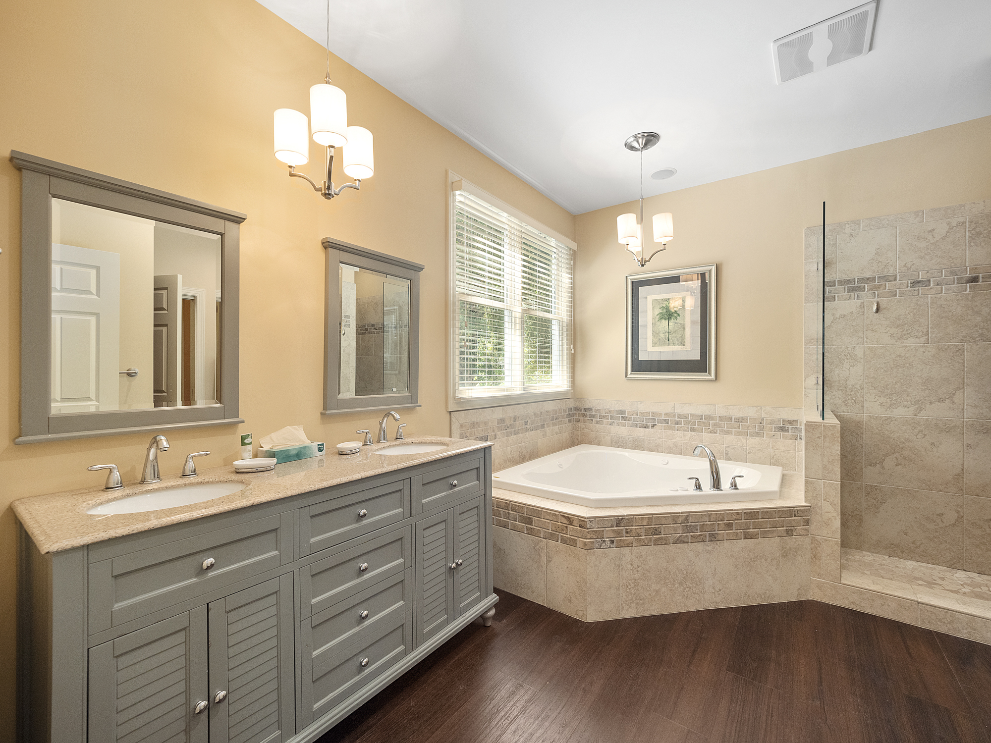 Master Bathroom 1st Floor
