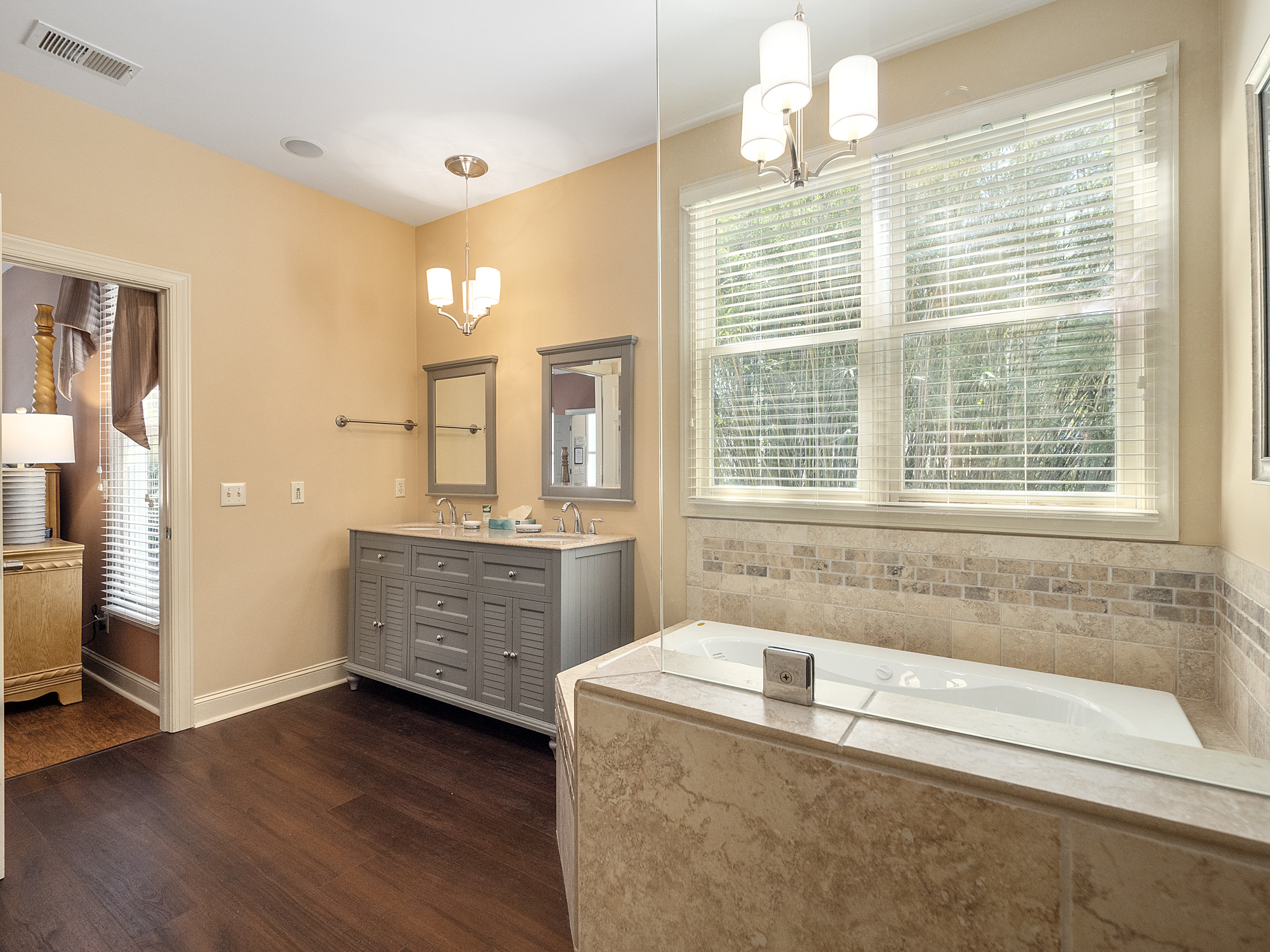 Master Bathroom 1st Floor