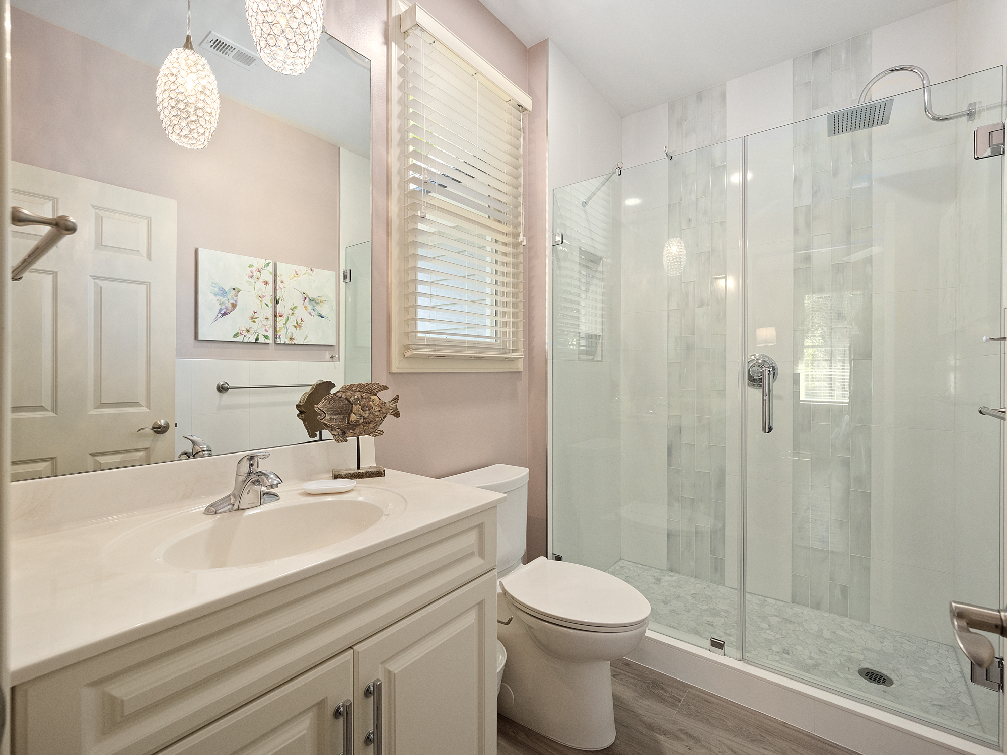 Bathroom Twin Bedroom