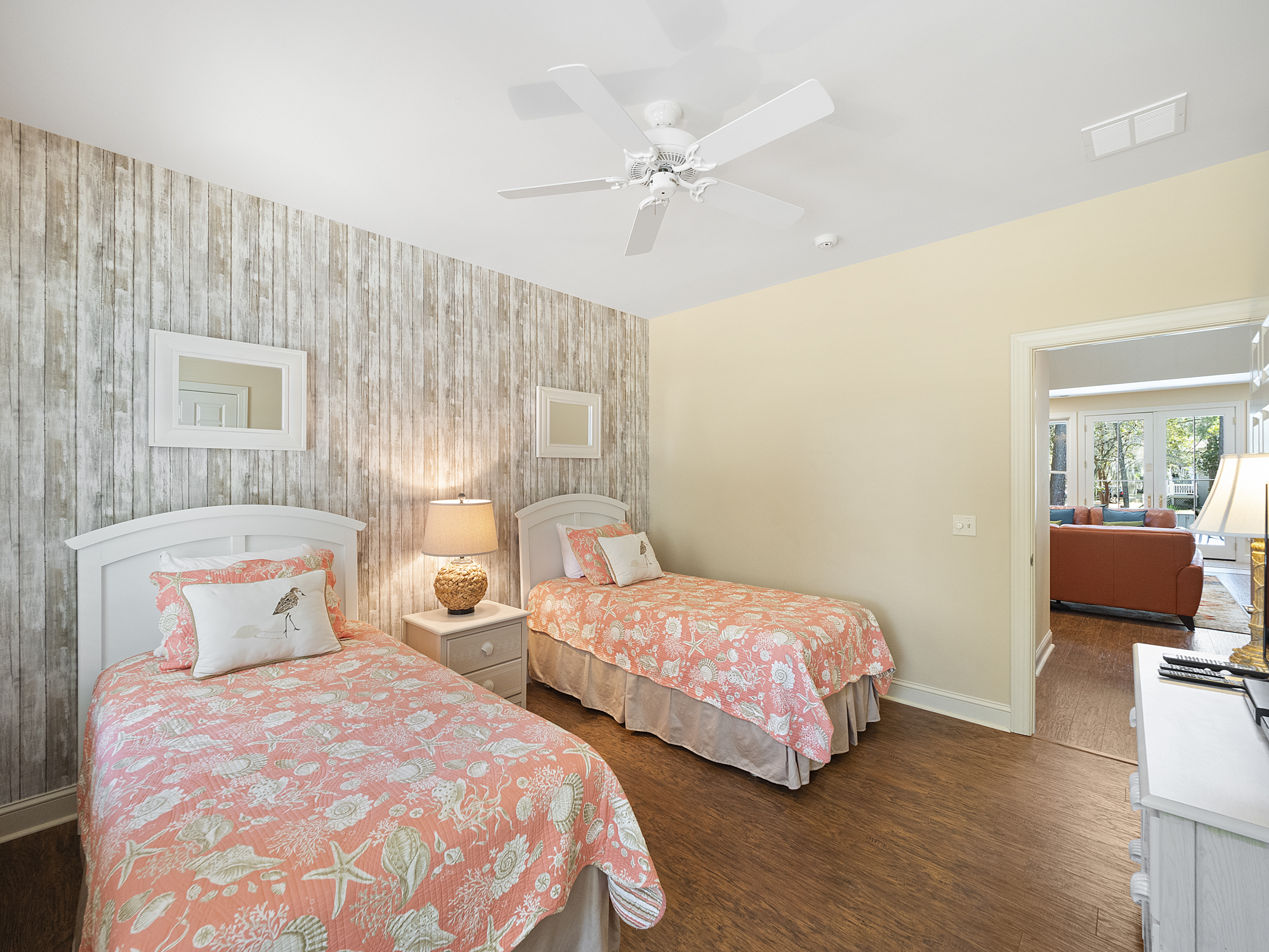 Twin Bedroom 
