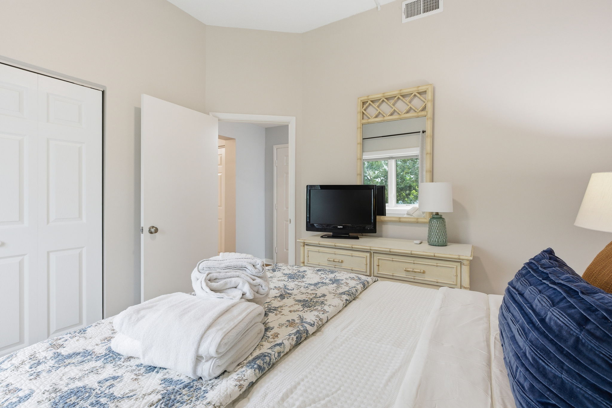 539 Shorewood