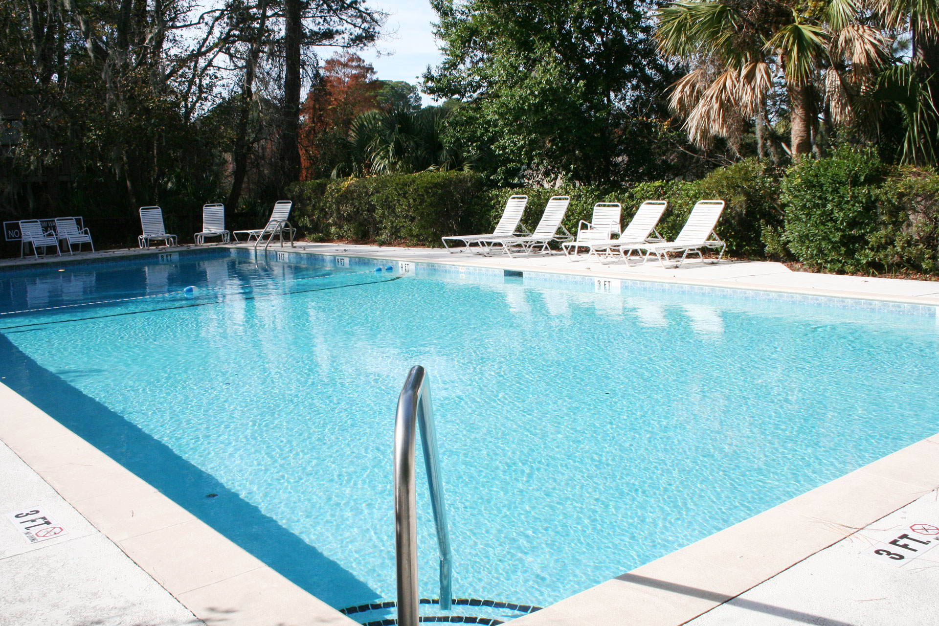 Sunny on site Pool