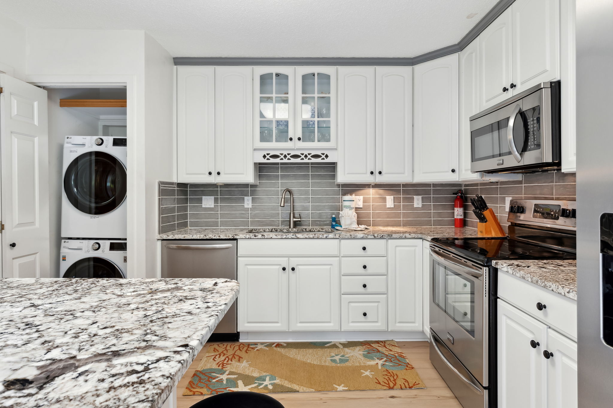 Full Kitchen with Laundry Room