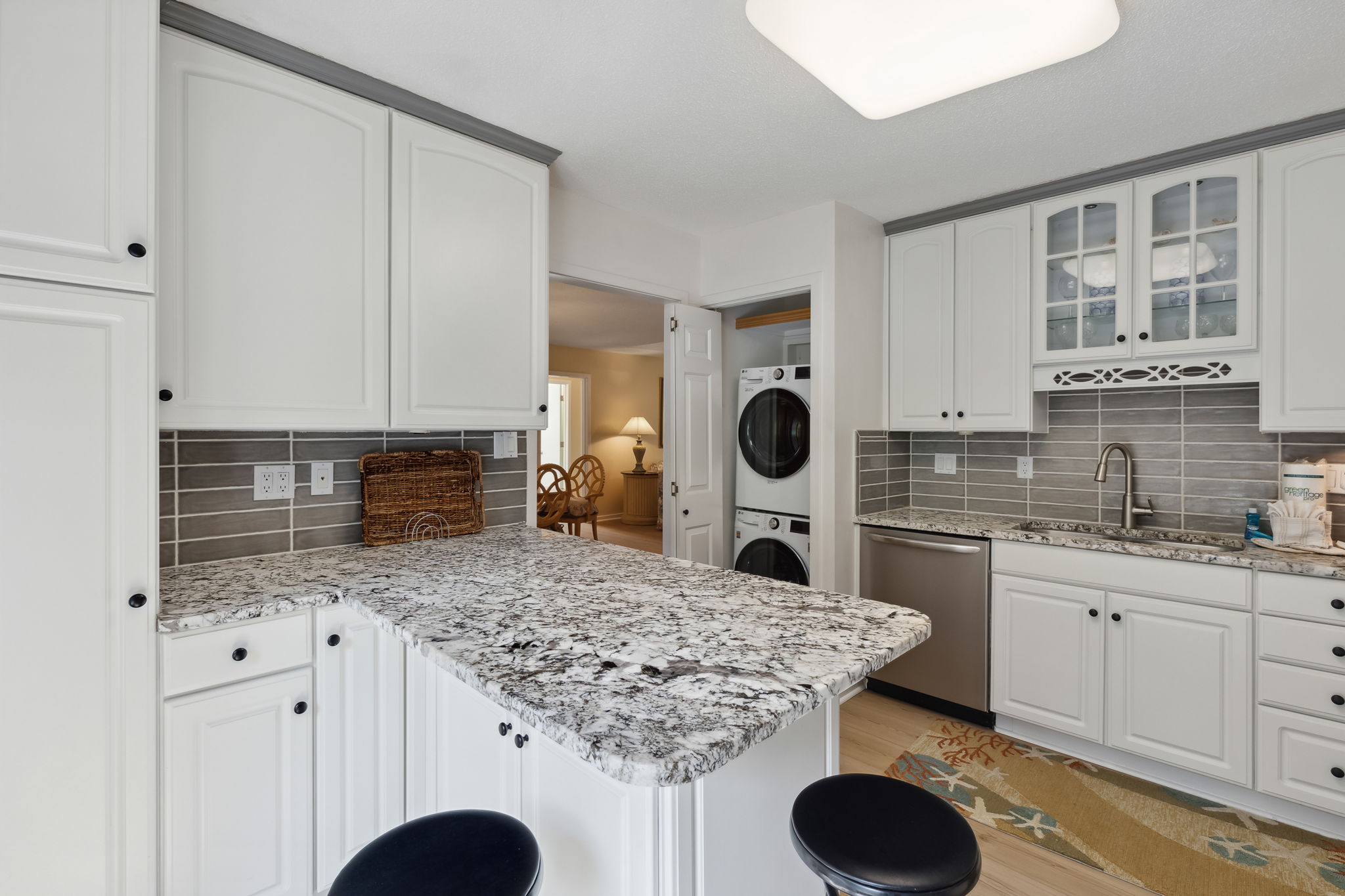 Full Kitchen with Laundry Room