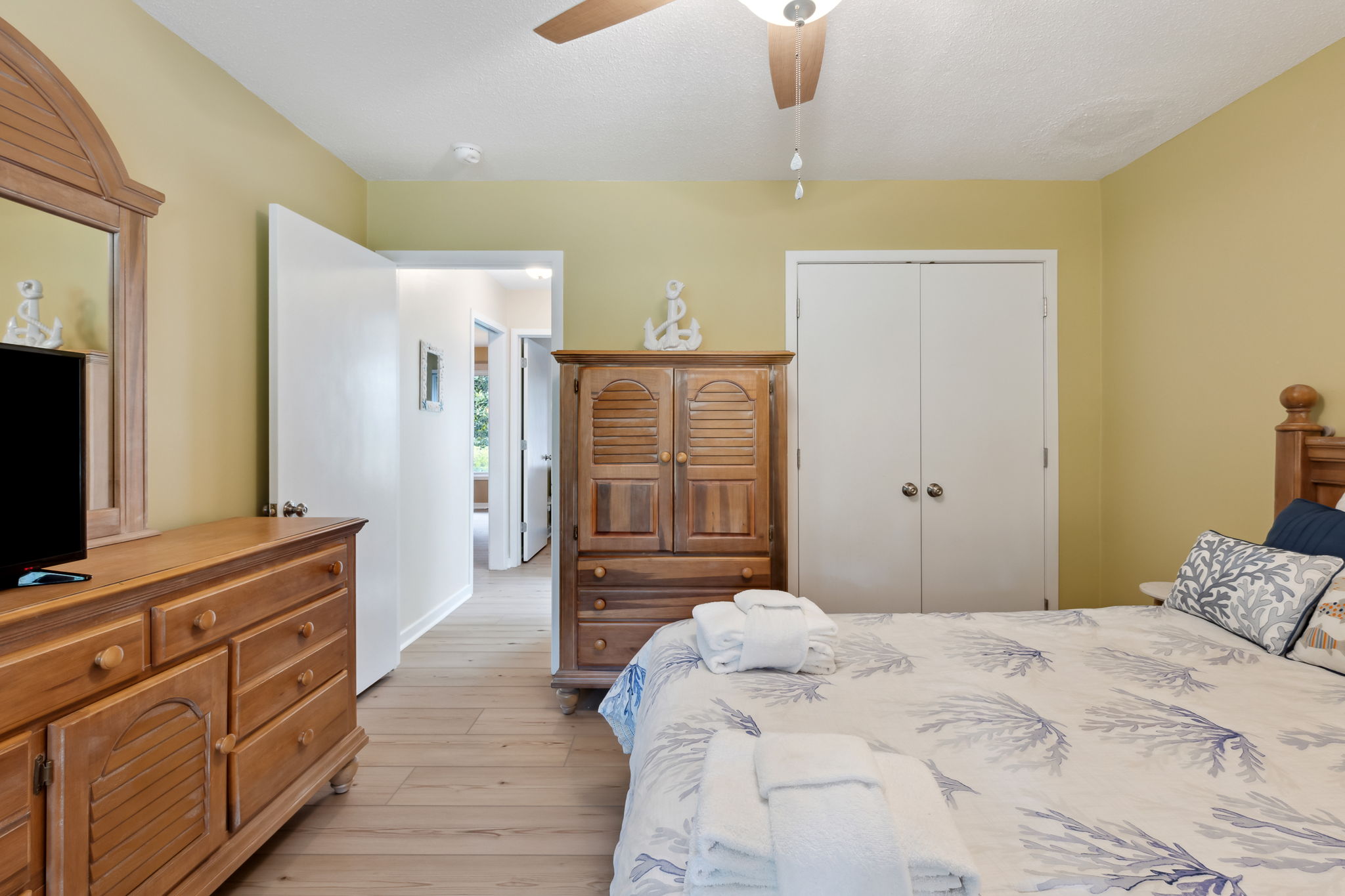 Bedroom 2 with Queen Bed, Flat Screen TV, and Shared Bath