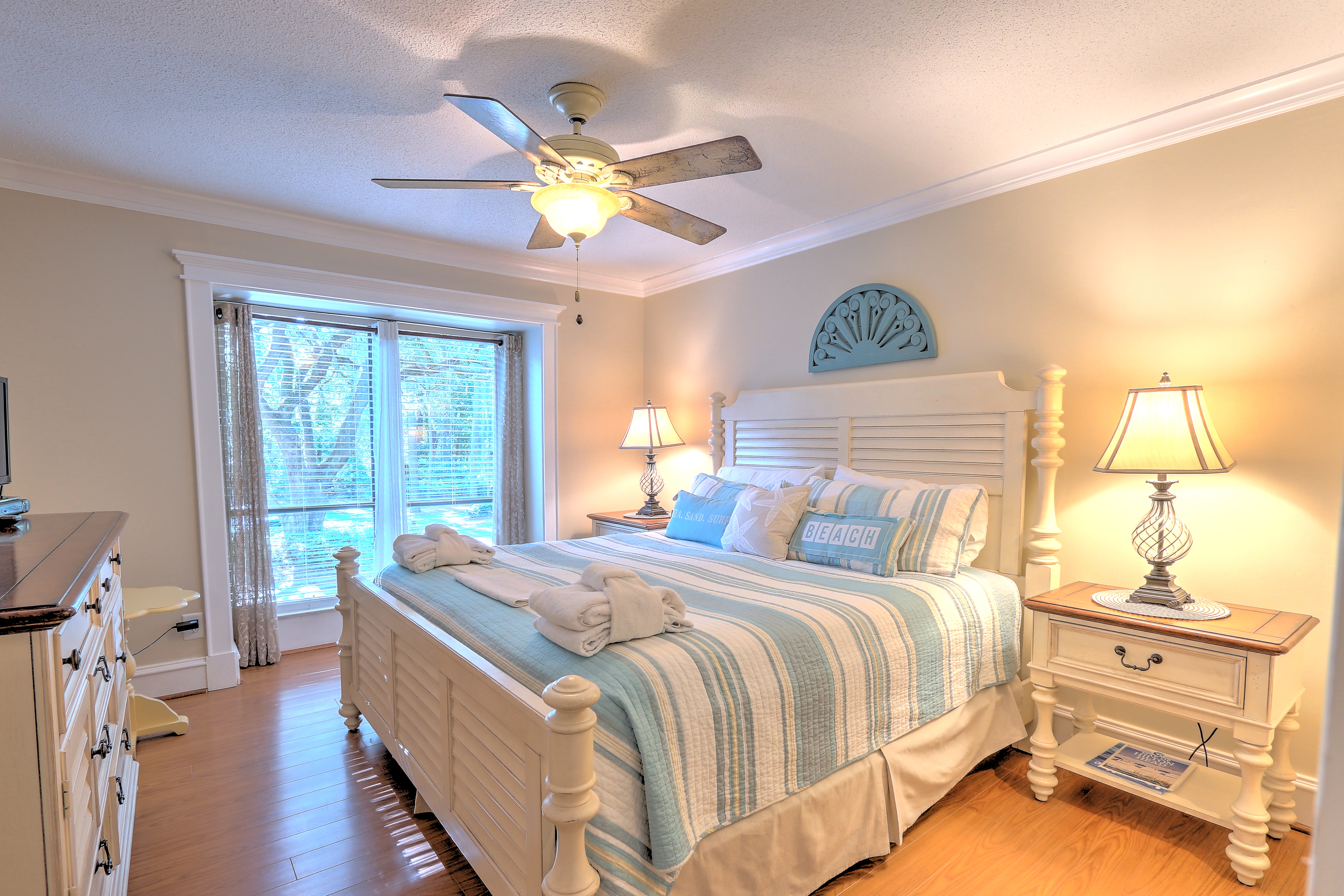 Master Bedroom with King bed, Flat Screen TV & Private Bath