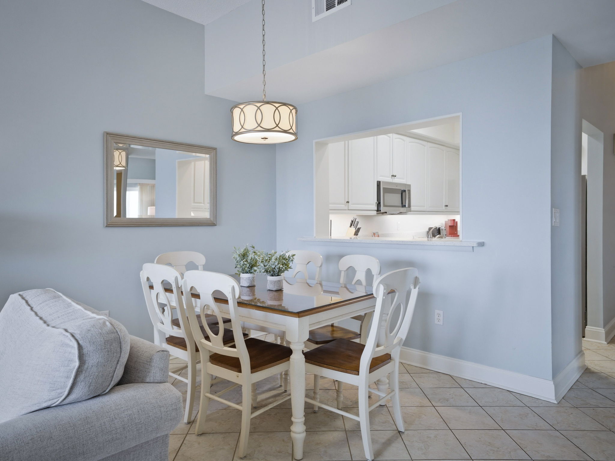 532 Shorewood