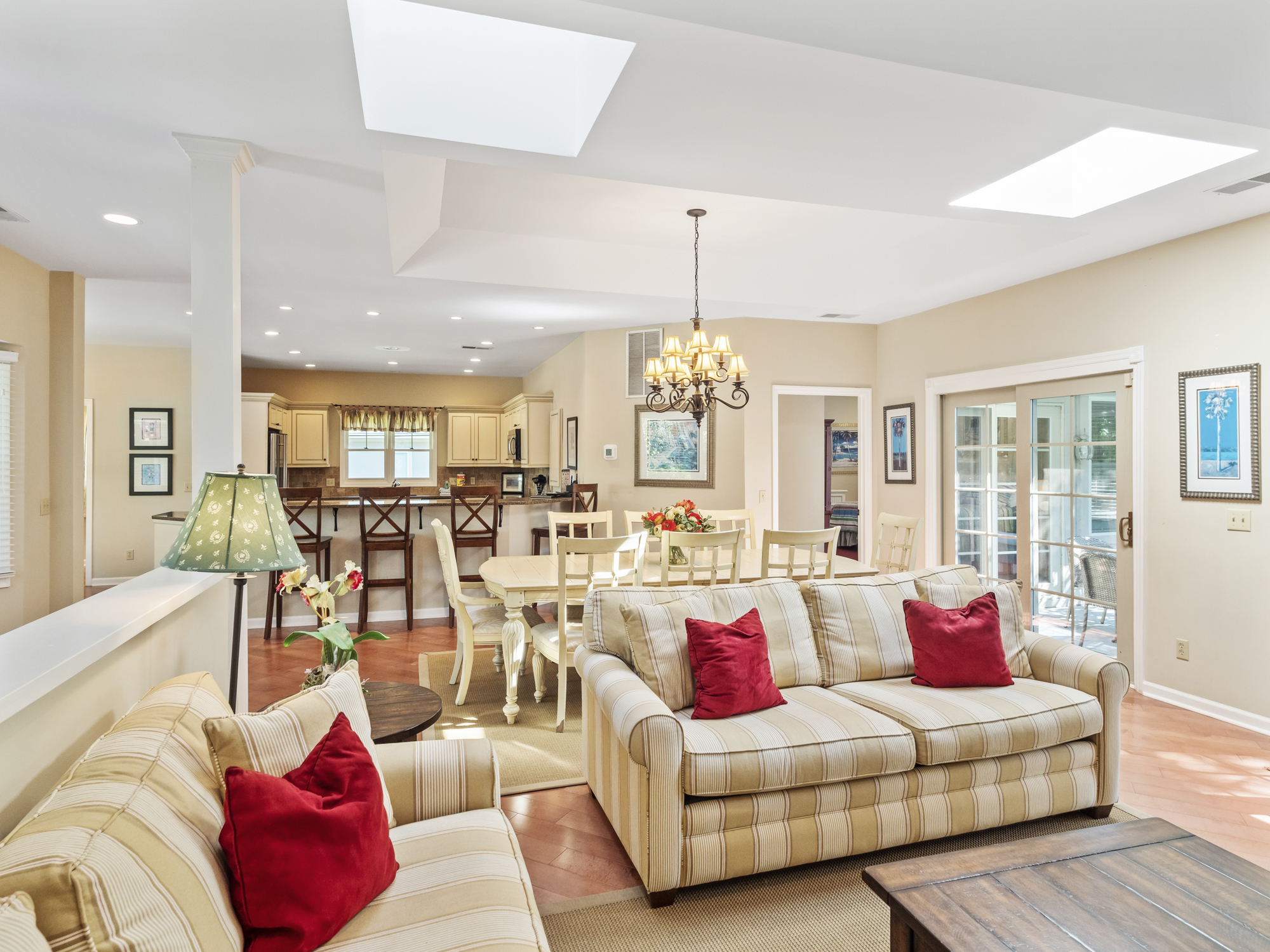 70 Full Sweep- Living & Dining Area
