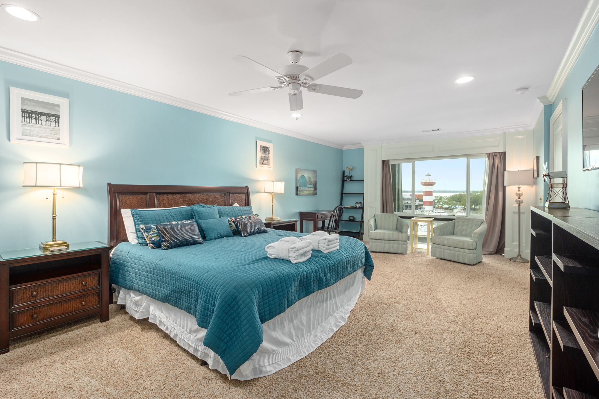 Master bedroom with view over Harbour Town Yacht Basin