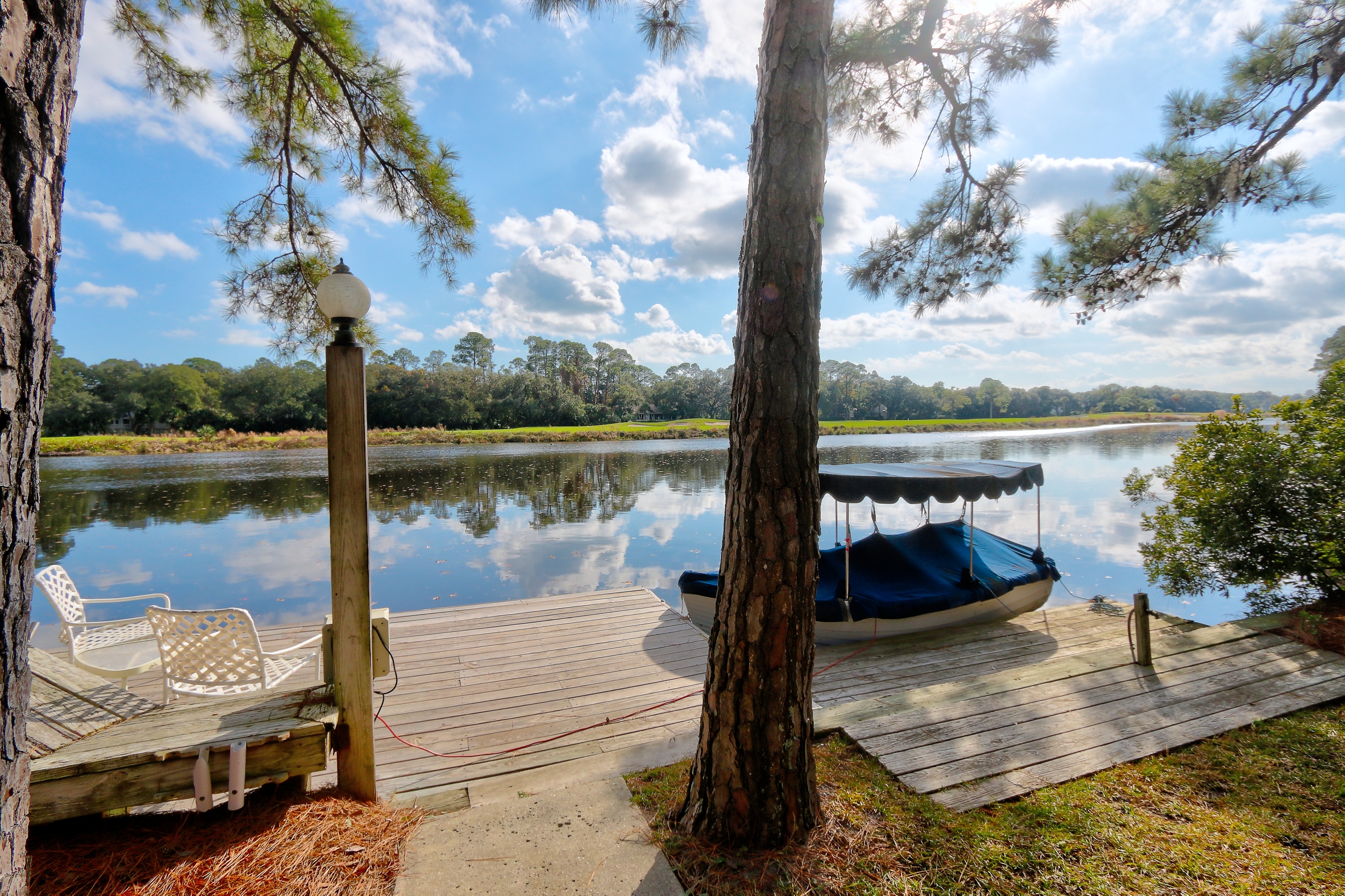 Private Dock (Boat is not for guest use)