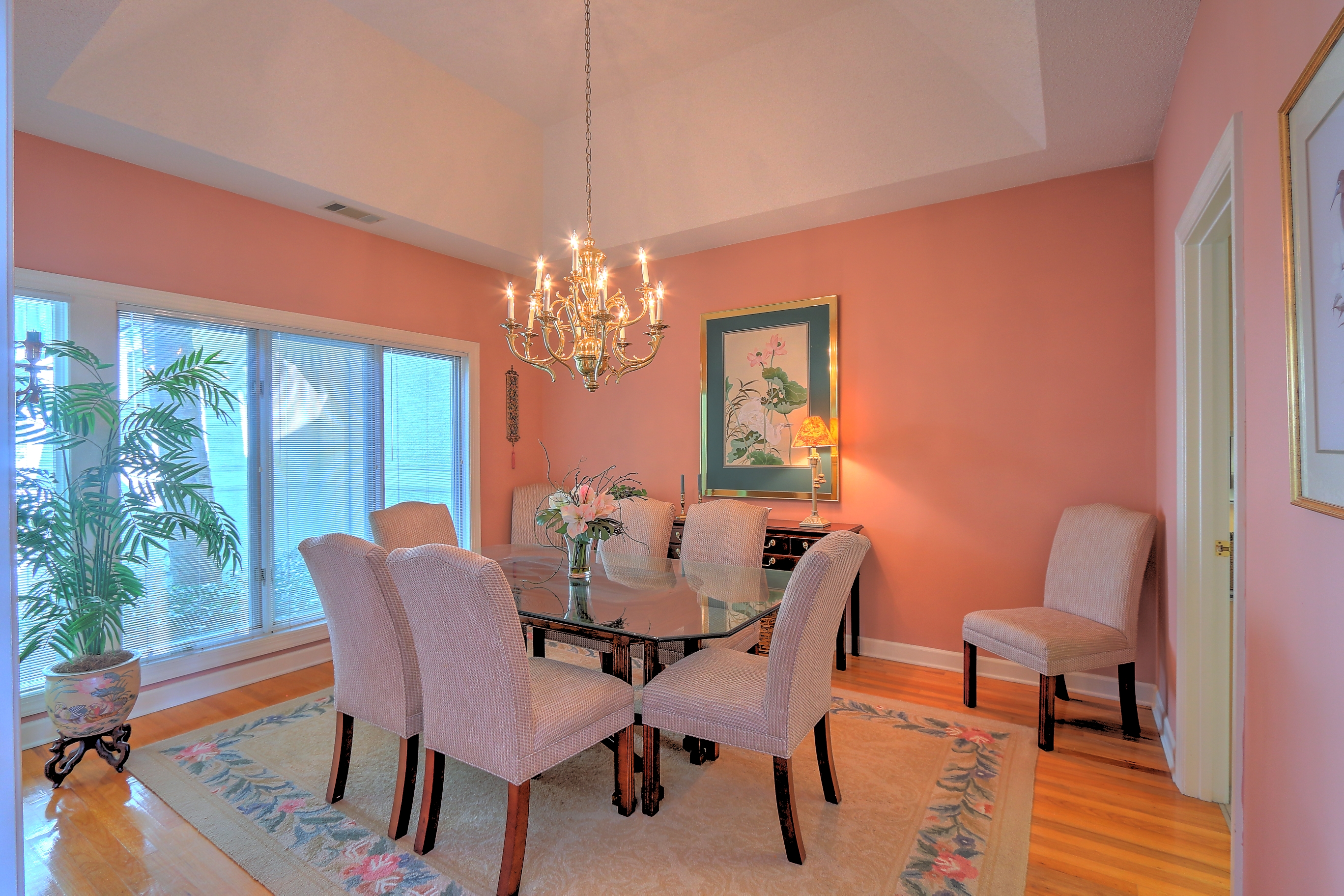 Dining Room - Seats 6-8
