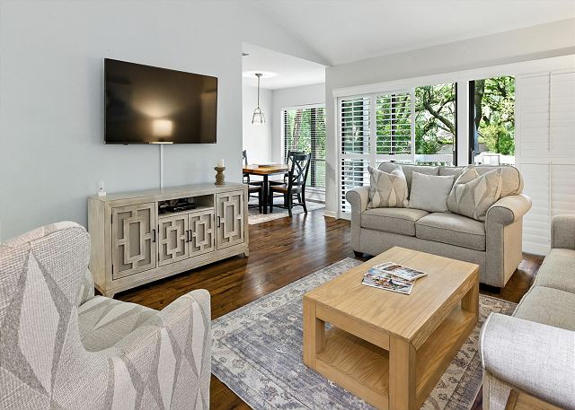 Lighthouse Tennis 2400