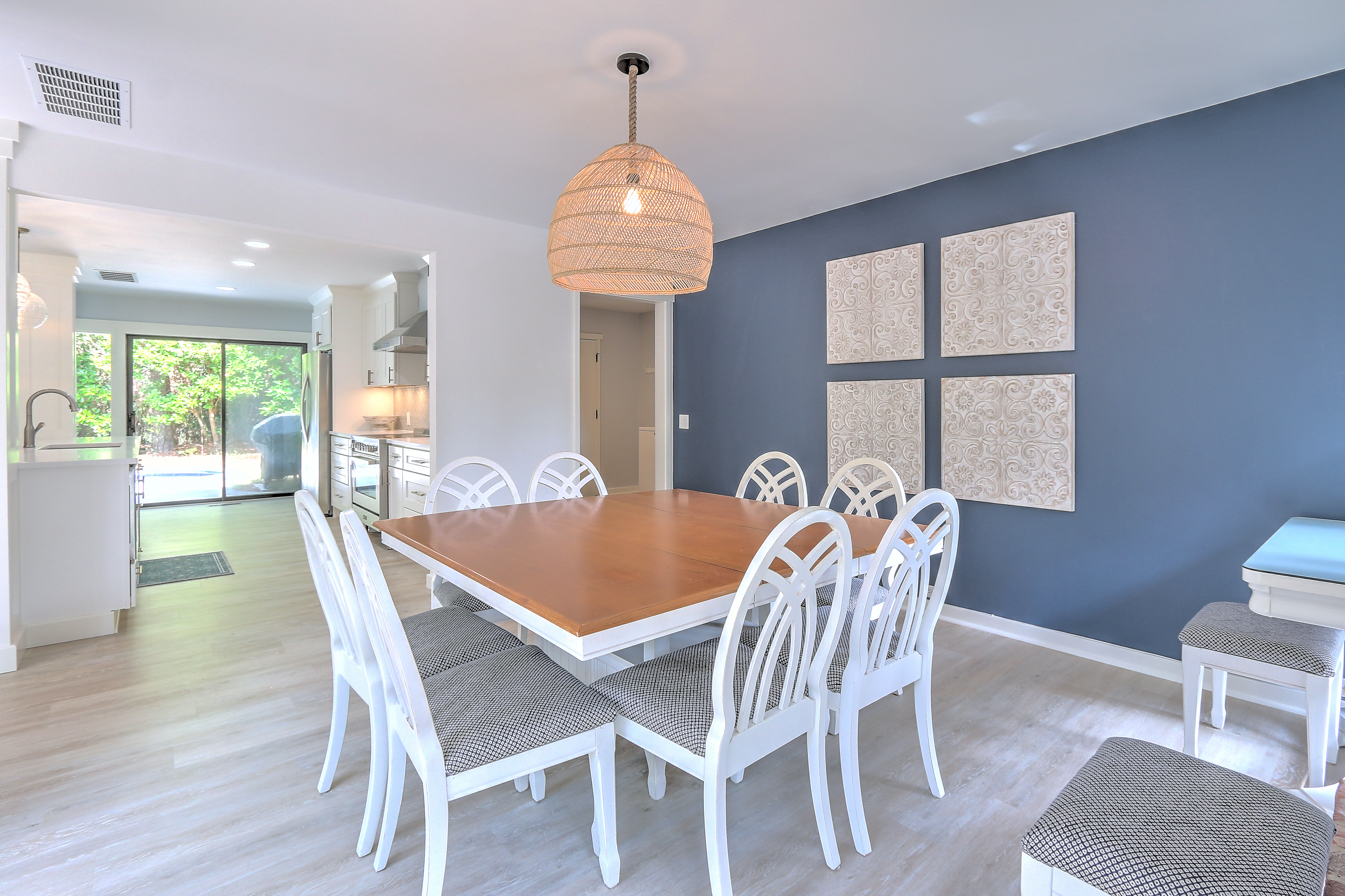 Dining Room (Seats 8)