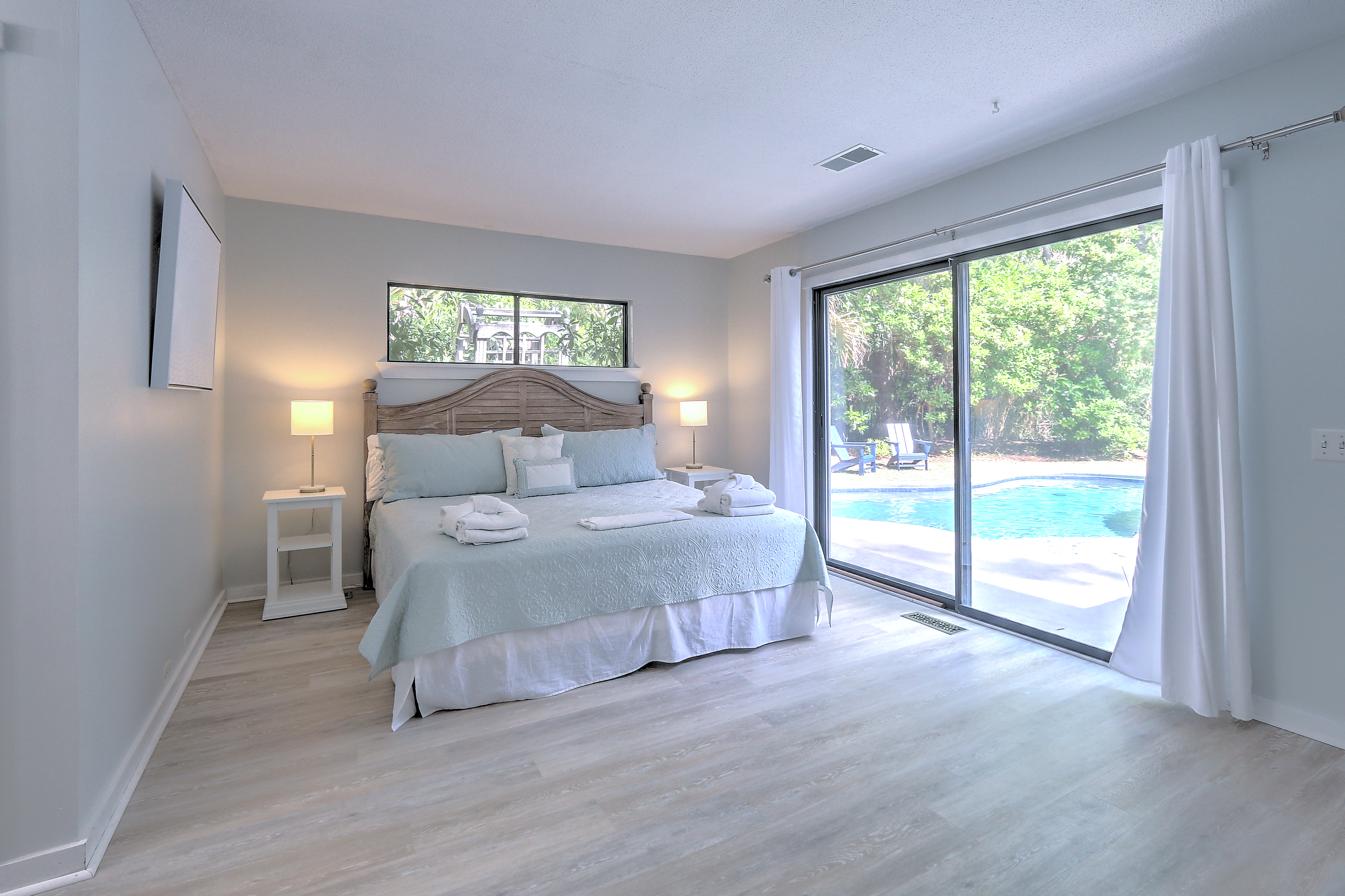 Master Bedroom with King Bed, Flat Screen TV, Private Bathroom a