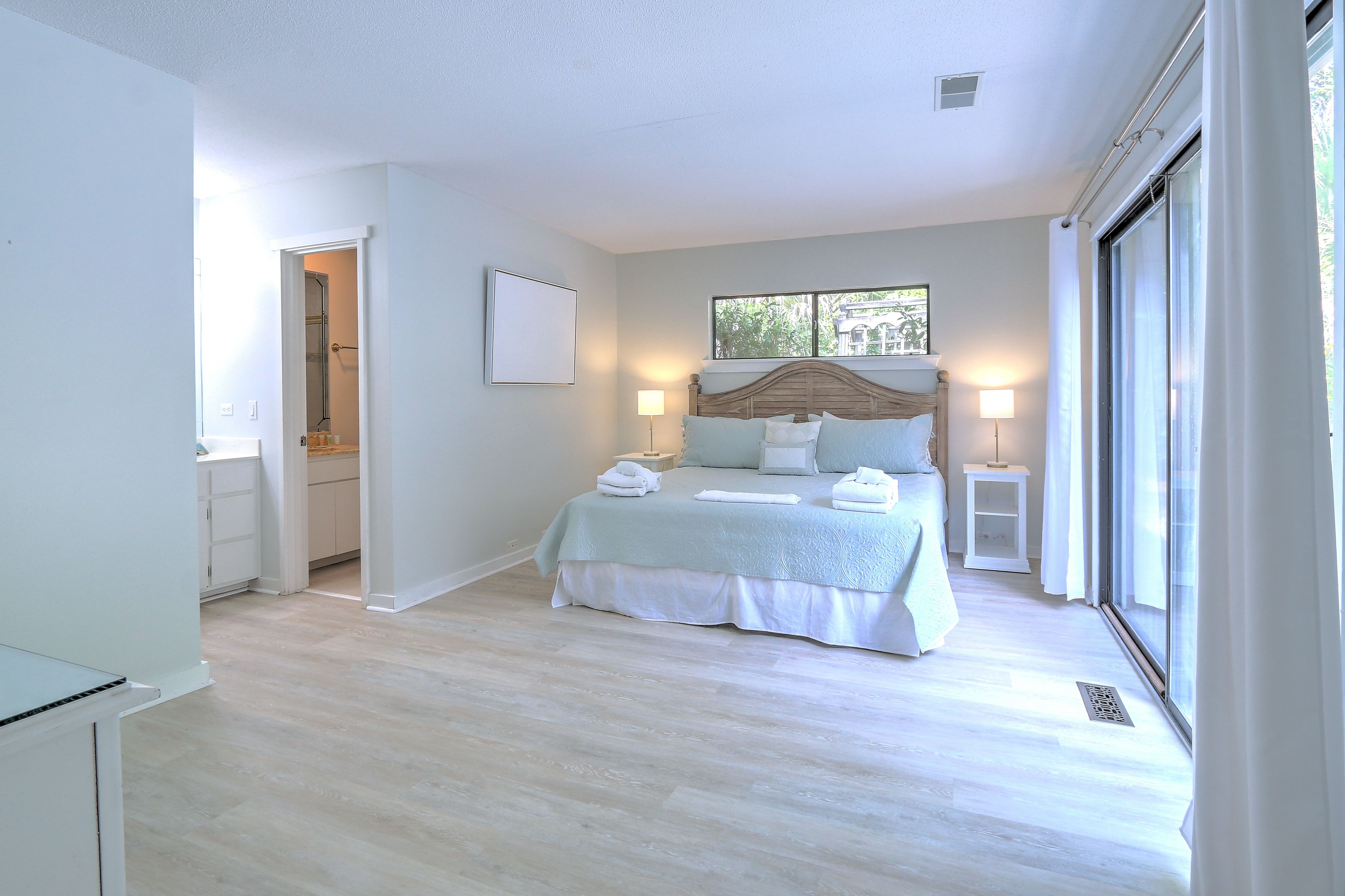 Master Bedroom with King Bed, Flat Screen TV, Private Bathroom a