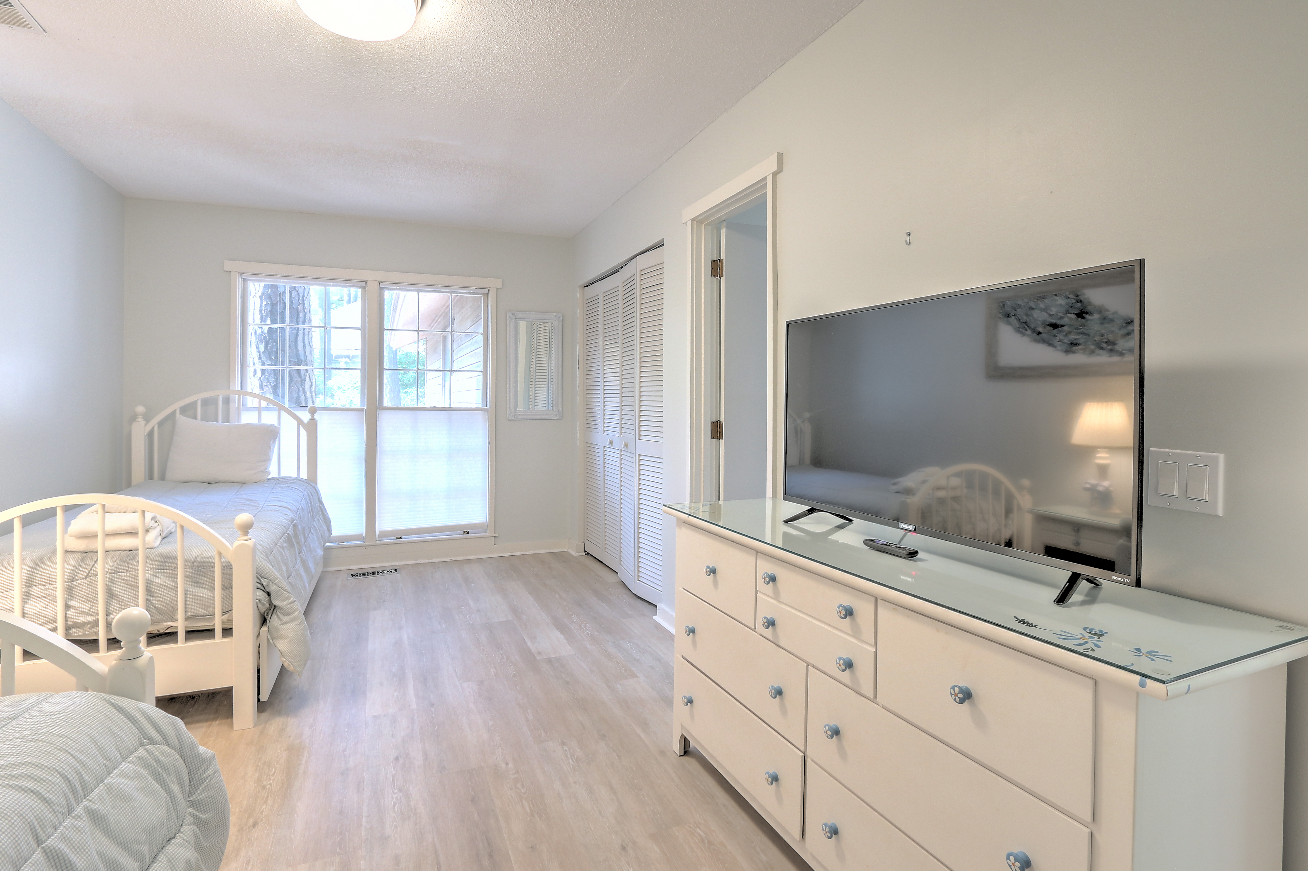 Bedroom 3 with Two Twin Trundles, Flat Screen TV, and Shared Bat