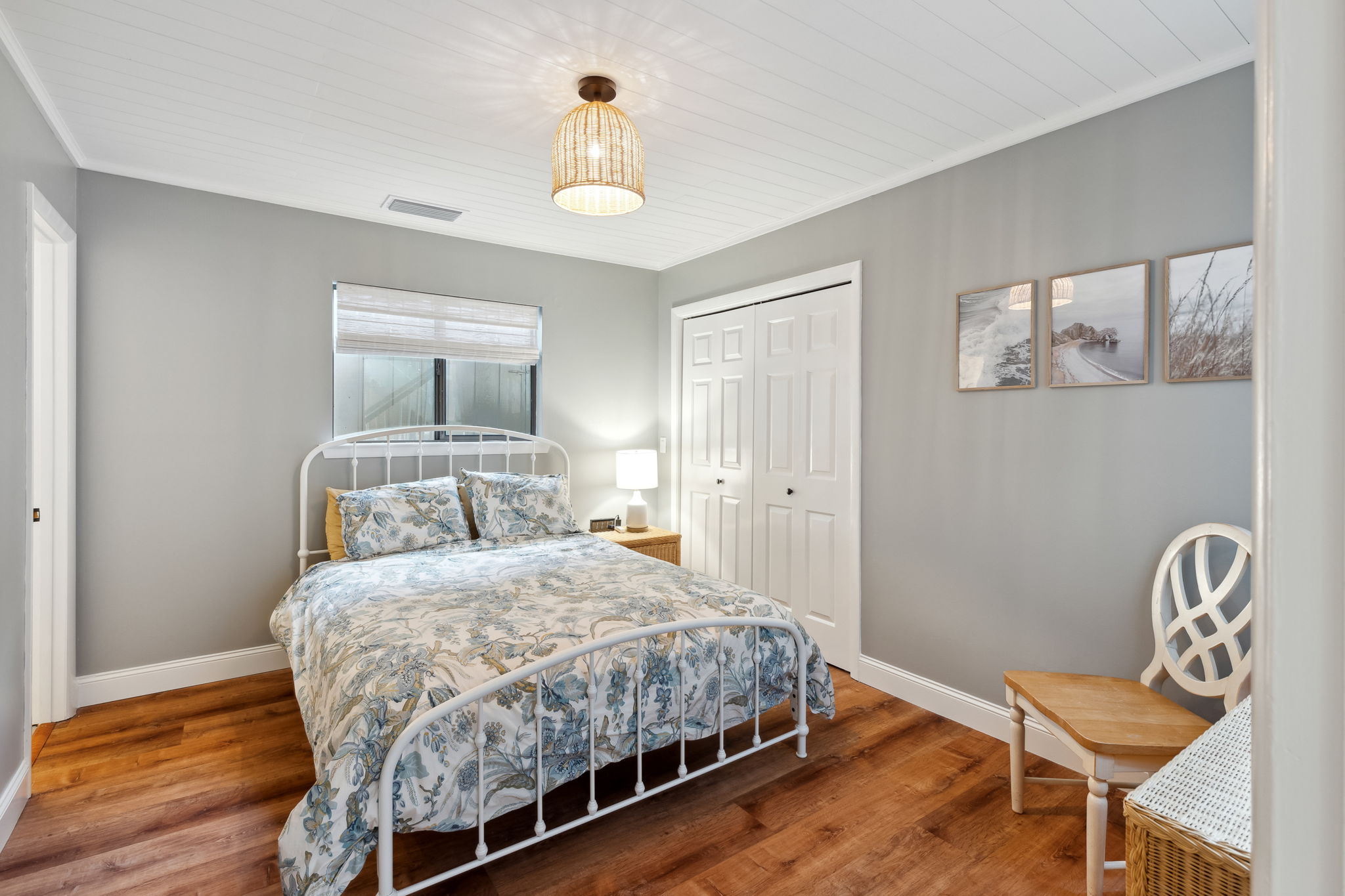 Bedroom 3 with Queen