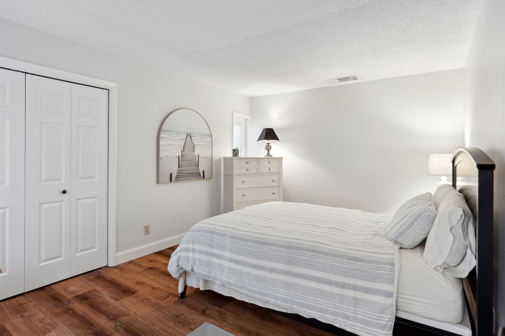 Bedroom 2 with Queen