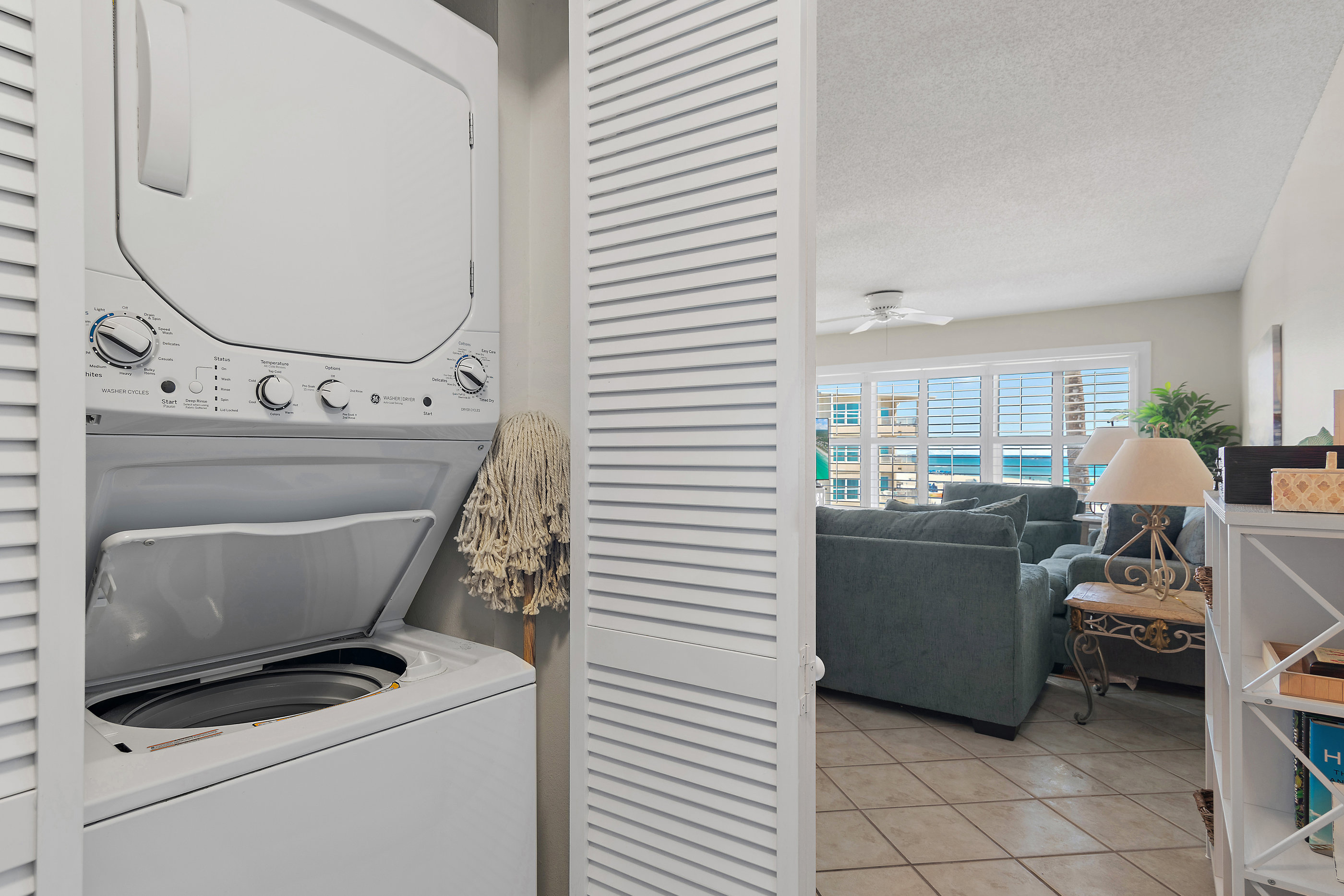 Unit B 1303 | Photo 9