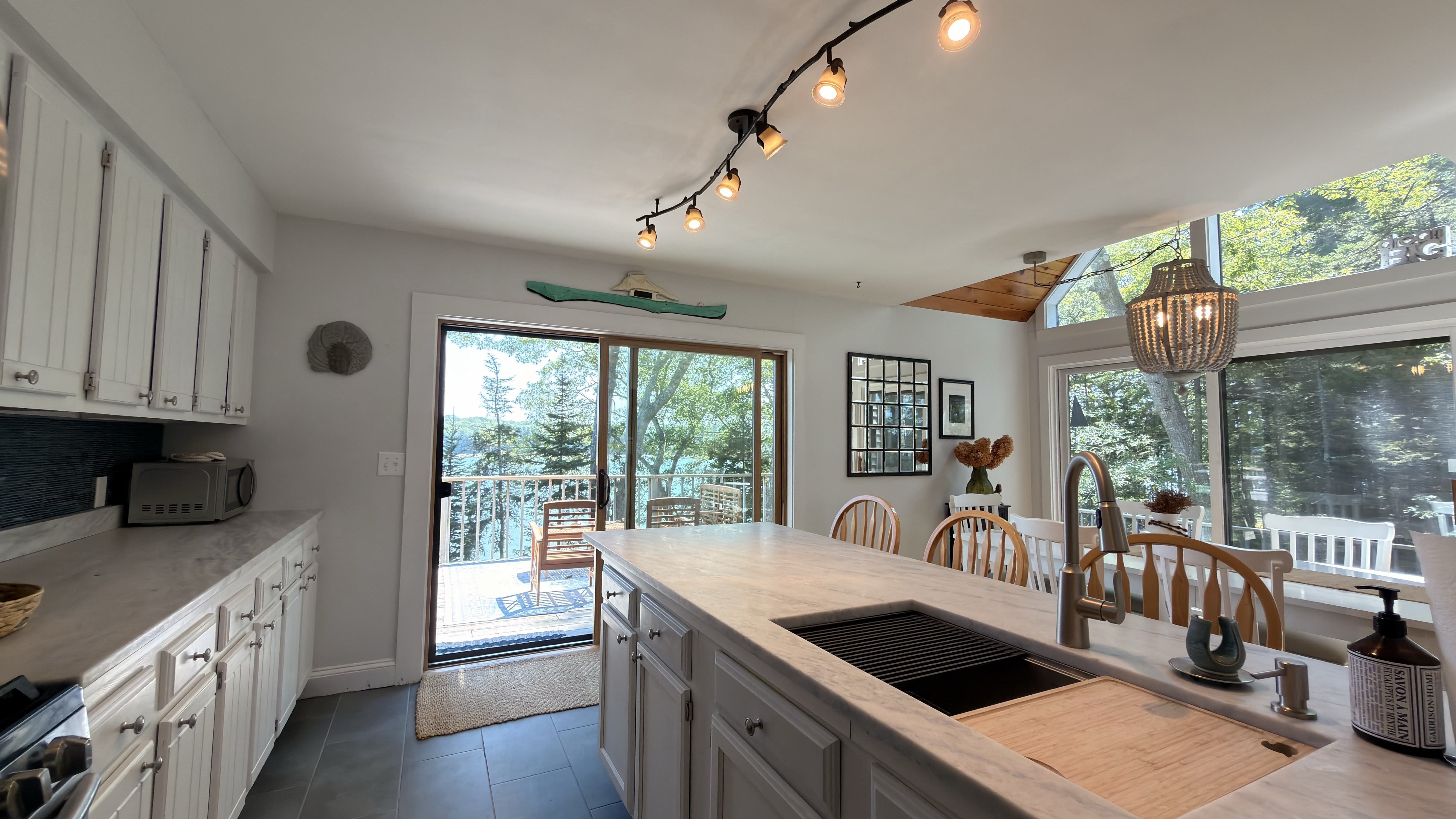Arden House is a place to slow down, reconnect, and savor the waterfront. | Photo 4
