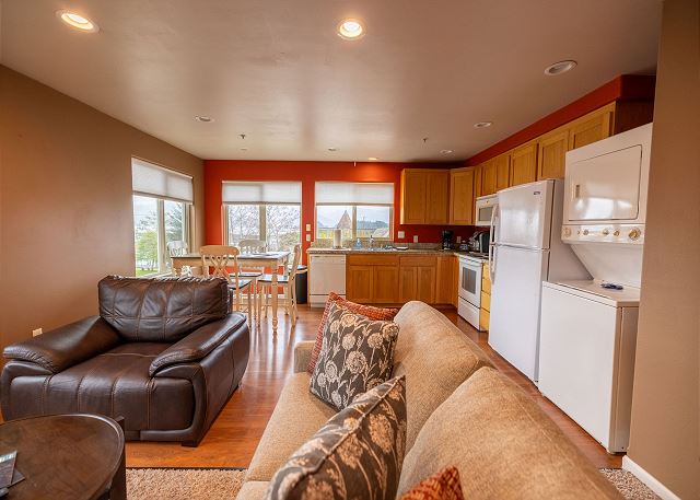 Bayview Heights Unit B 5