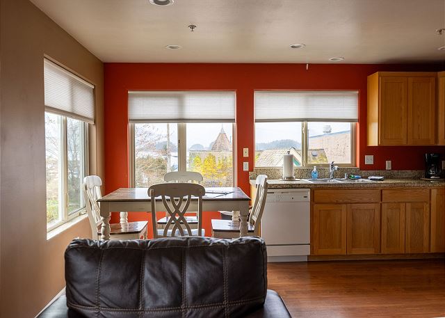 Bayview Heights Unit B 4