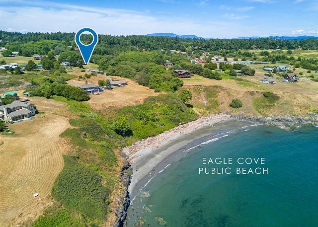Eagle Cove Lookout is just steps away from beautiful Eagle Cove Beach