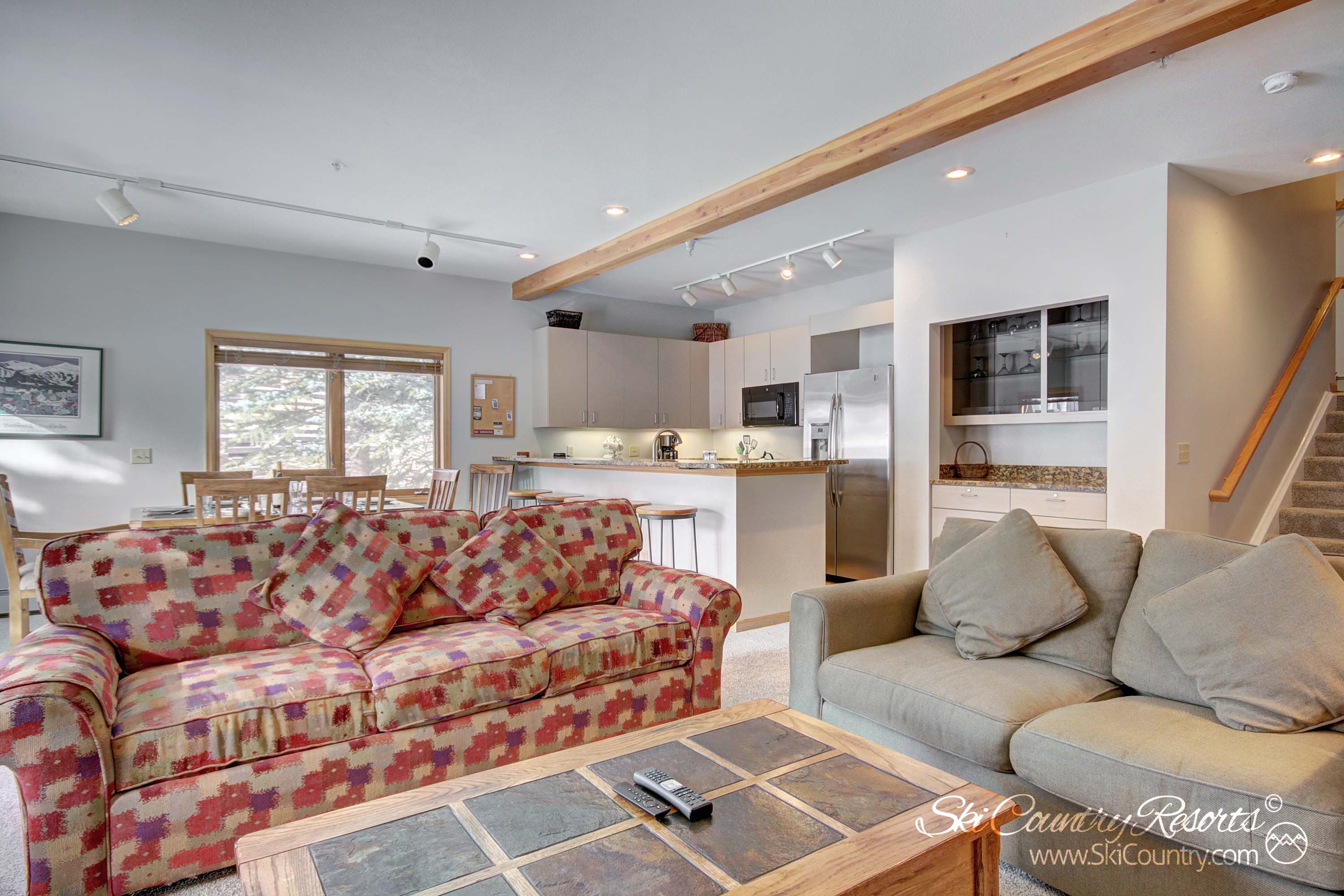 Share captivating tales of your mountain adventures while experiencing seamless connection with the group, thanks to this home''s open lay out.. Seamlessly blending living, dining and kitchen area.