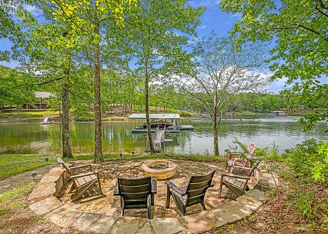 Arrowhead- Perfect lakeside retreat