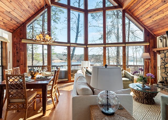 Chalet on Smith Lake photo 5