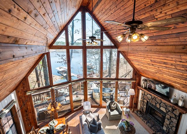 Chalet on Smith Lake photo 3