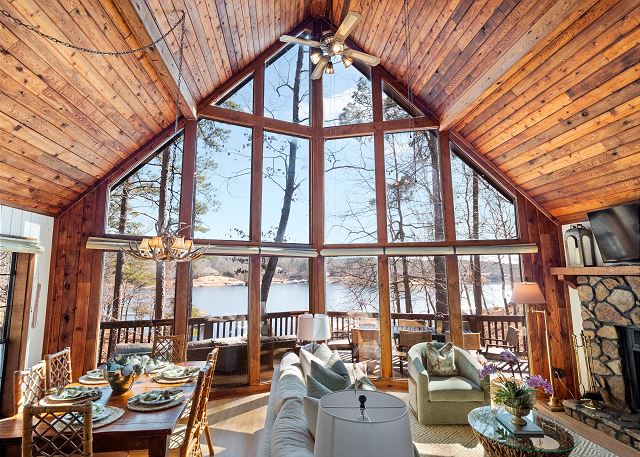 Chalet on Smith Lake photo 2