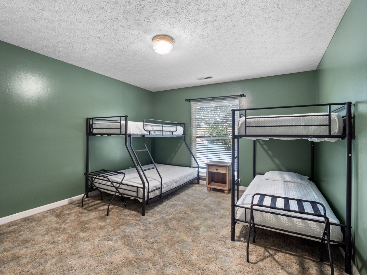 Baileys on the Rocks – Smith Lake vacation rental photo